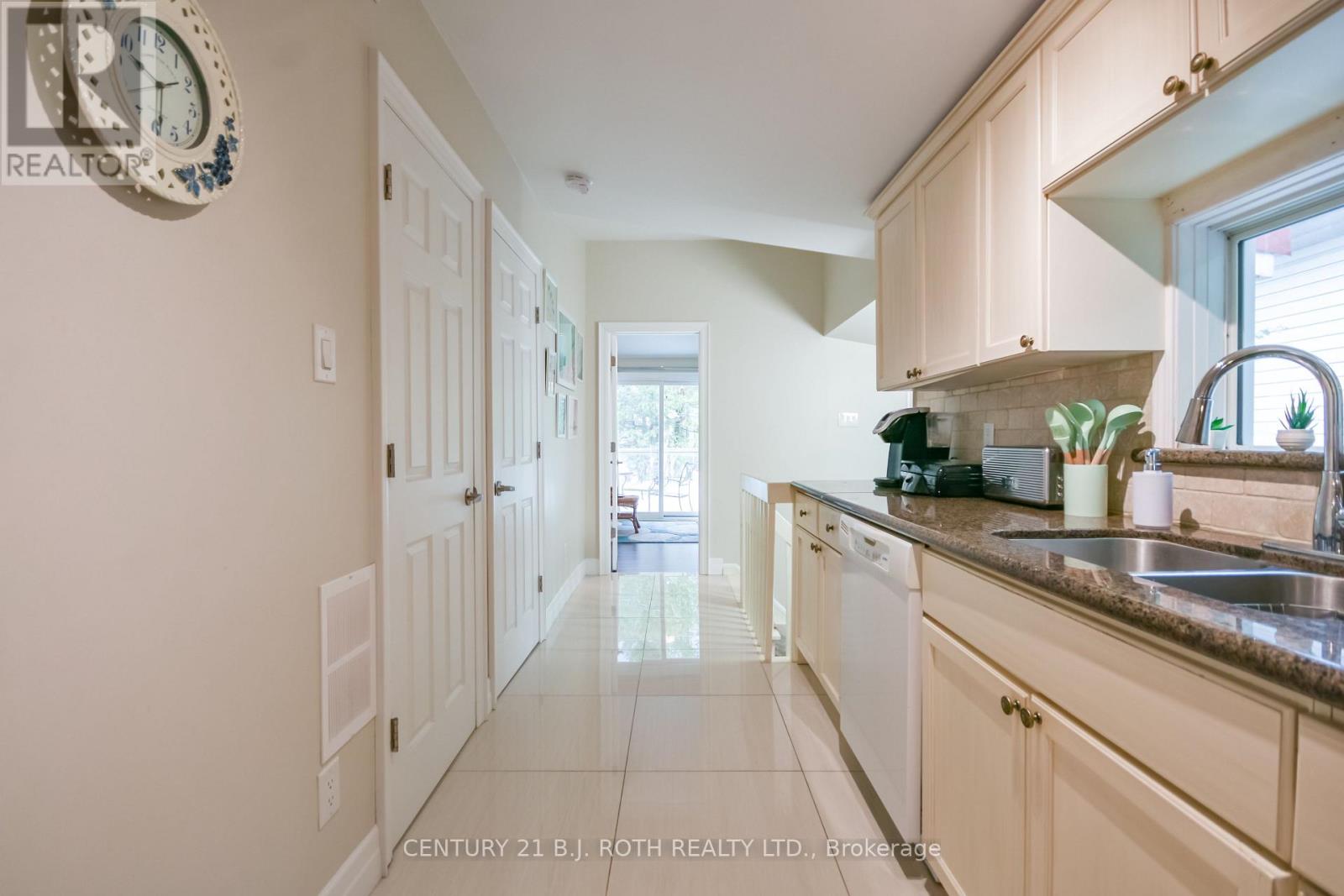 991 Shore Lane, Wasaga Beach, Ontario  L9Z 2B4 - Photo 27 - S12914596