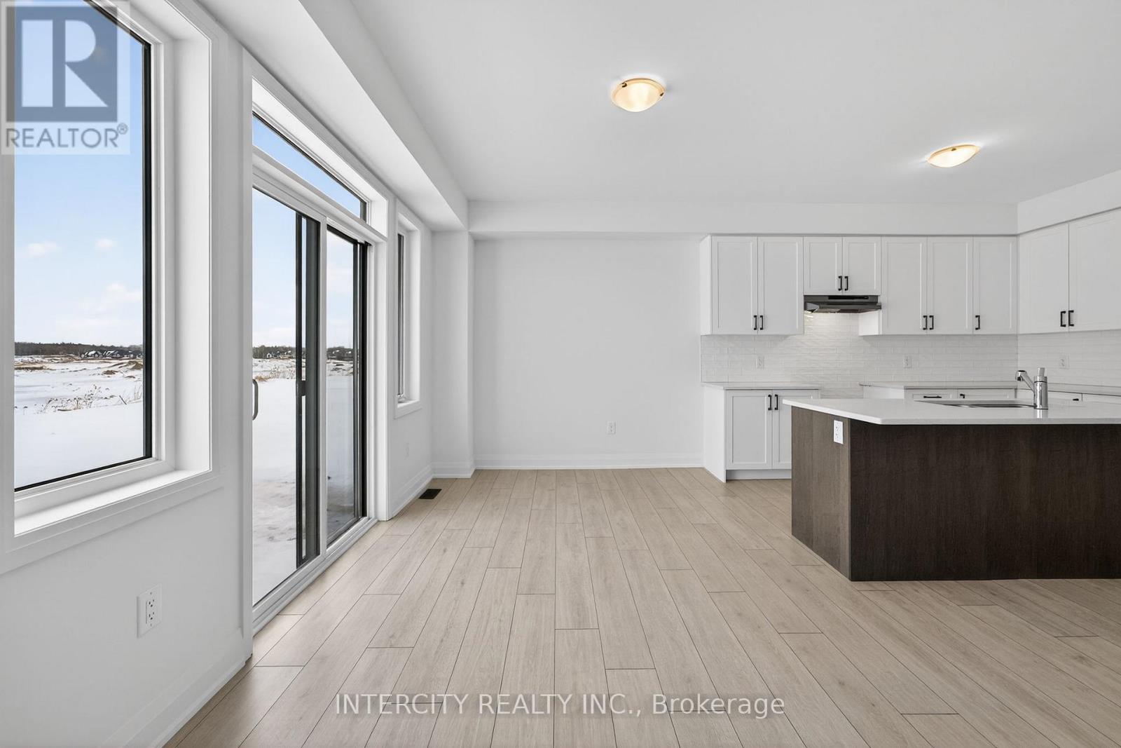 32 Legacy Circle, Wasaga Beach, Ontario L9Z 0M5 - Photo 18 - S12917002