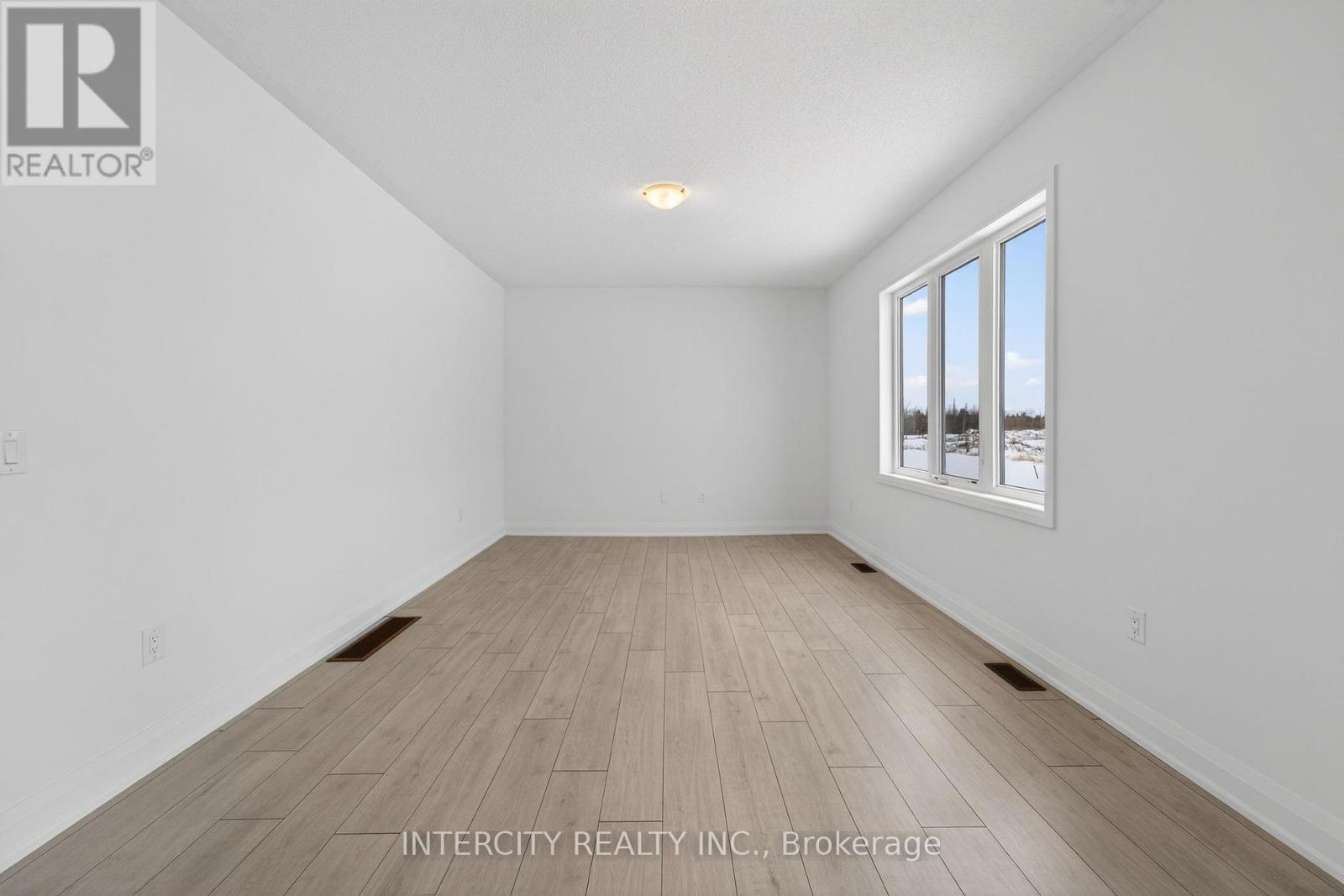 32 Legacy Circle, Wasaga Beach, Ontario L9Z 0M5 - Photo 20 - S12917002