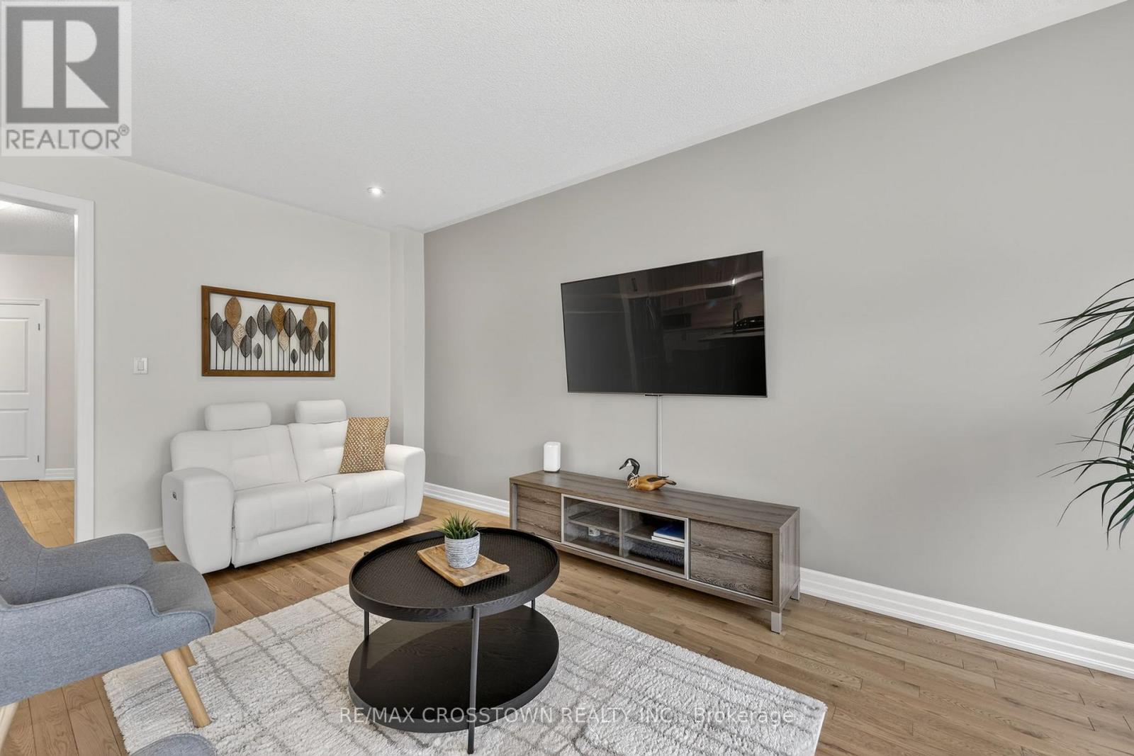 30 Hutton Crescent, Essa, Ontario  L3W 0R6 - Photo 16 - N12918038