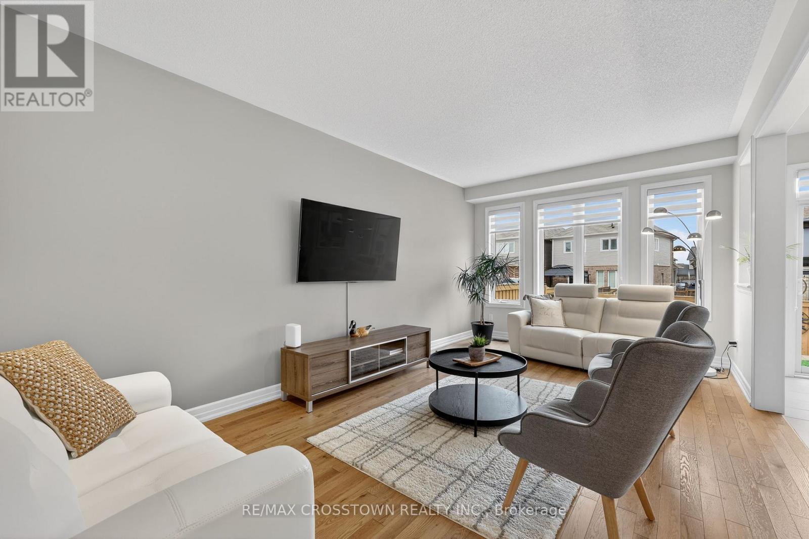 30 Hutton Crescent, Essa, Ontario  L3W 0R6 - Photo 17 - N12918038