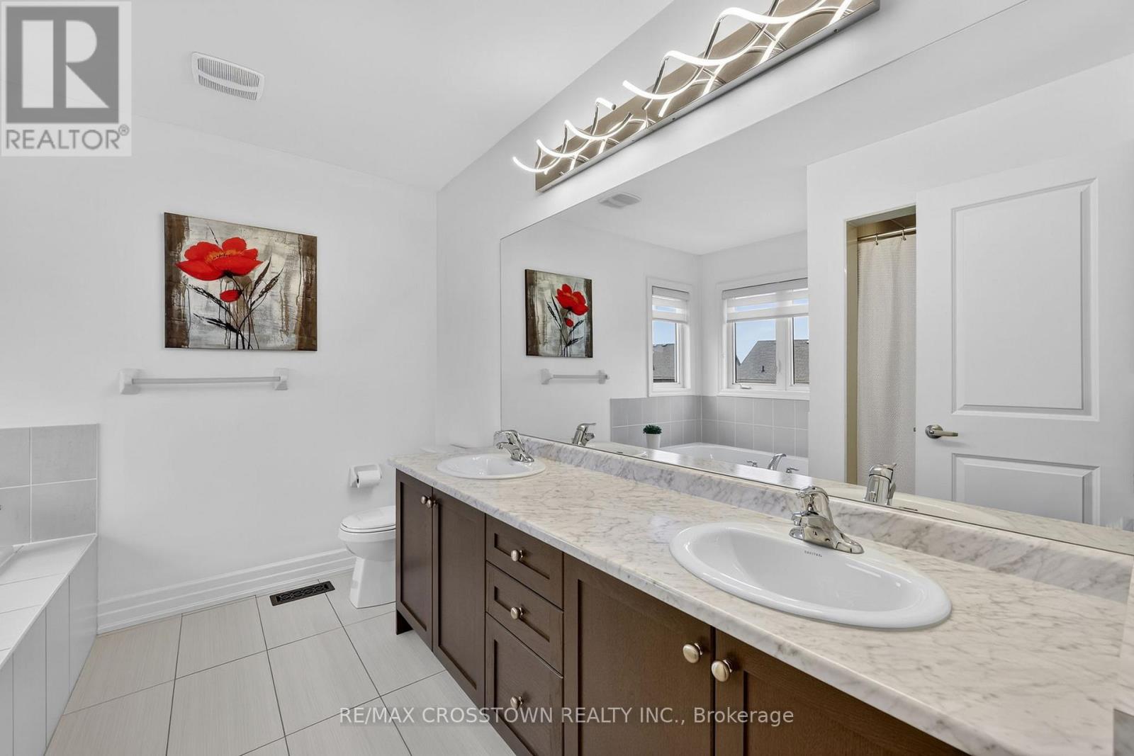 30 Hutton Crescent, Essa, Ontario  L3W 0R6 - Photo 24 - N12918038