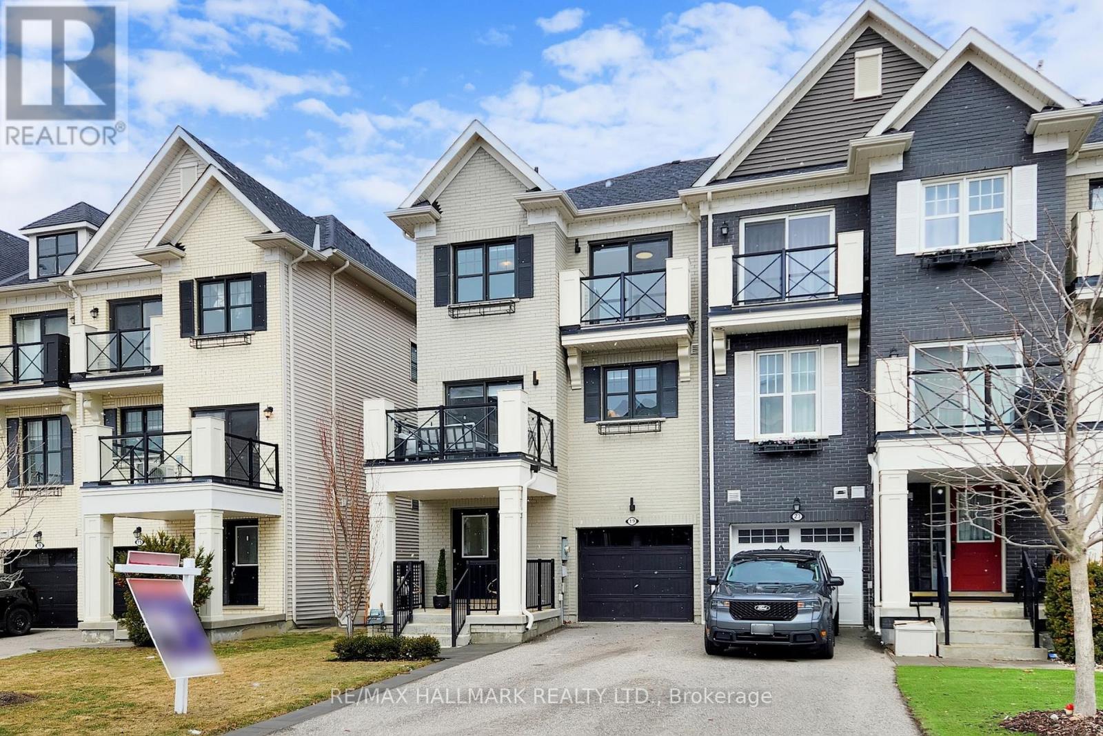 19 Wimshaw Lane, Whitchurch-Stouffville, Ontario L4A 1Y5 - Photo 3 - N12918114