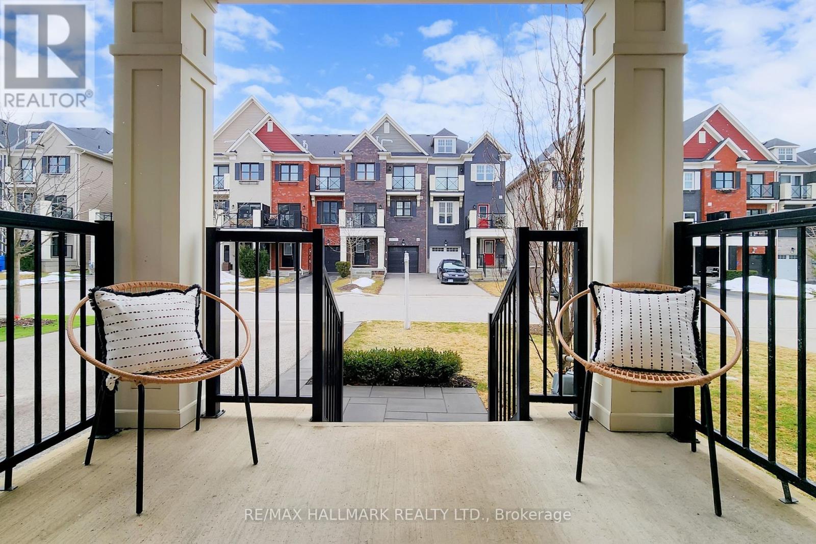 19 Wimshaw Lane, Whitchurch-Stouffville, Ontario L4A 1Y5 - Photo 5 - N12918114