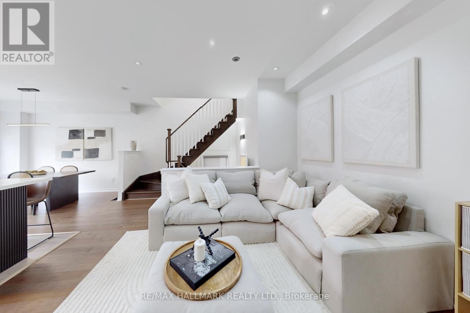 19 Wimshaw Lane, Whitchurch-Stouffville, Ontario L4A 1Y5 - Photo 9 - N12918114