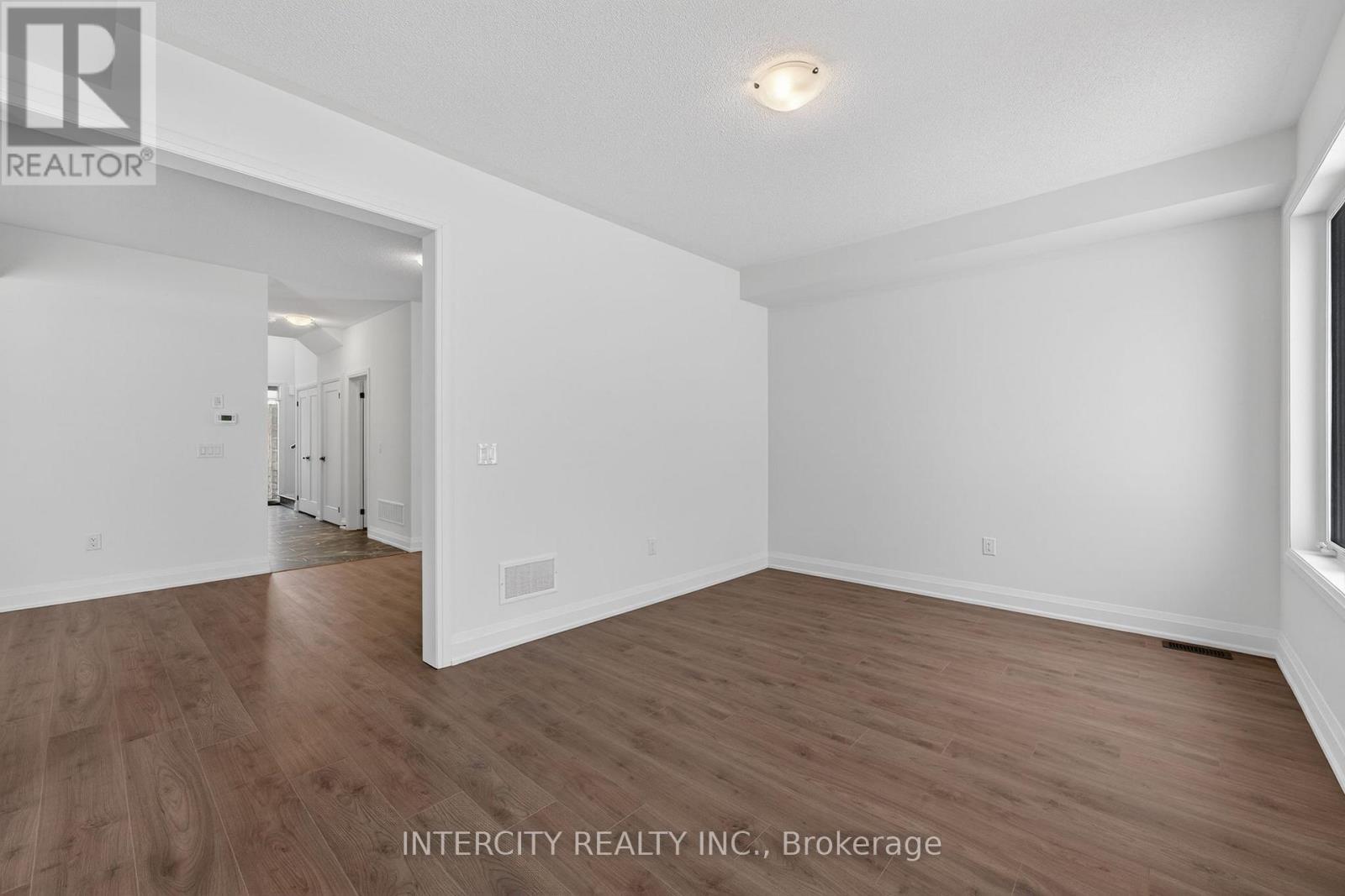 34 Legacy Circle, Wasaga Beach, Ontario  L9Z 0M5 - Photo 25 - S12917010