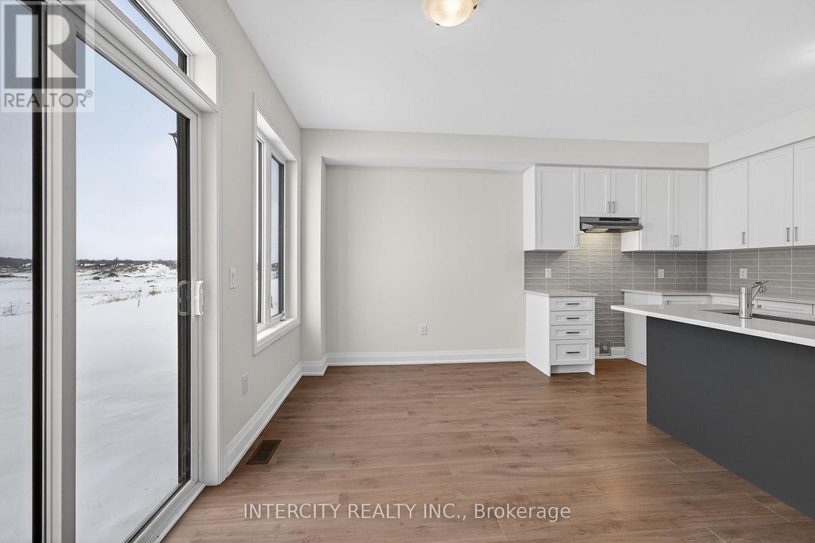 34 Legacy Circle, Wasaga Beach, Ontario  L9Z 0M5 - Photo 22 - S12917010