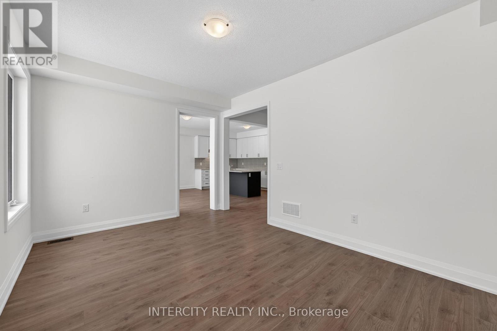 34 Legacy Circle, Wasaga Beach, Ontario  L9Z 0M5 - Photo 27 - S12917010