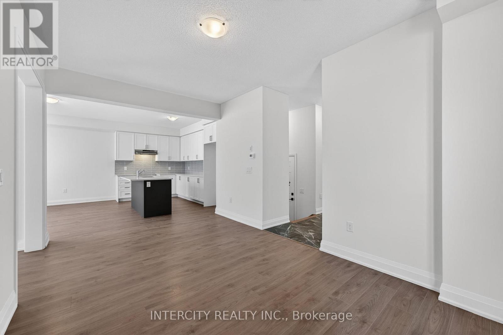 34 Legacy Circle, Wasaga Beach, Ontario  L9Z 0M5 - Photo 12 - S12917010