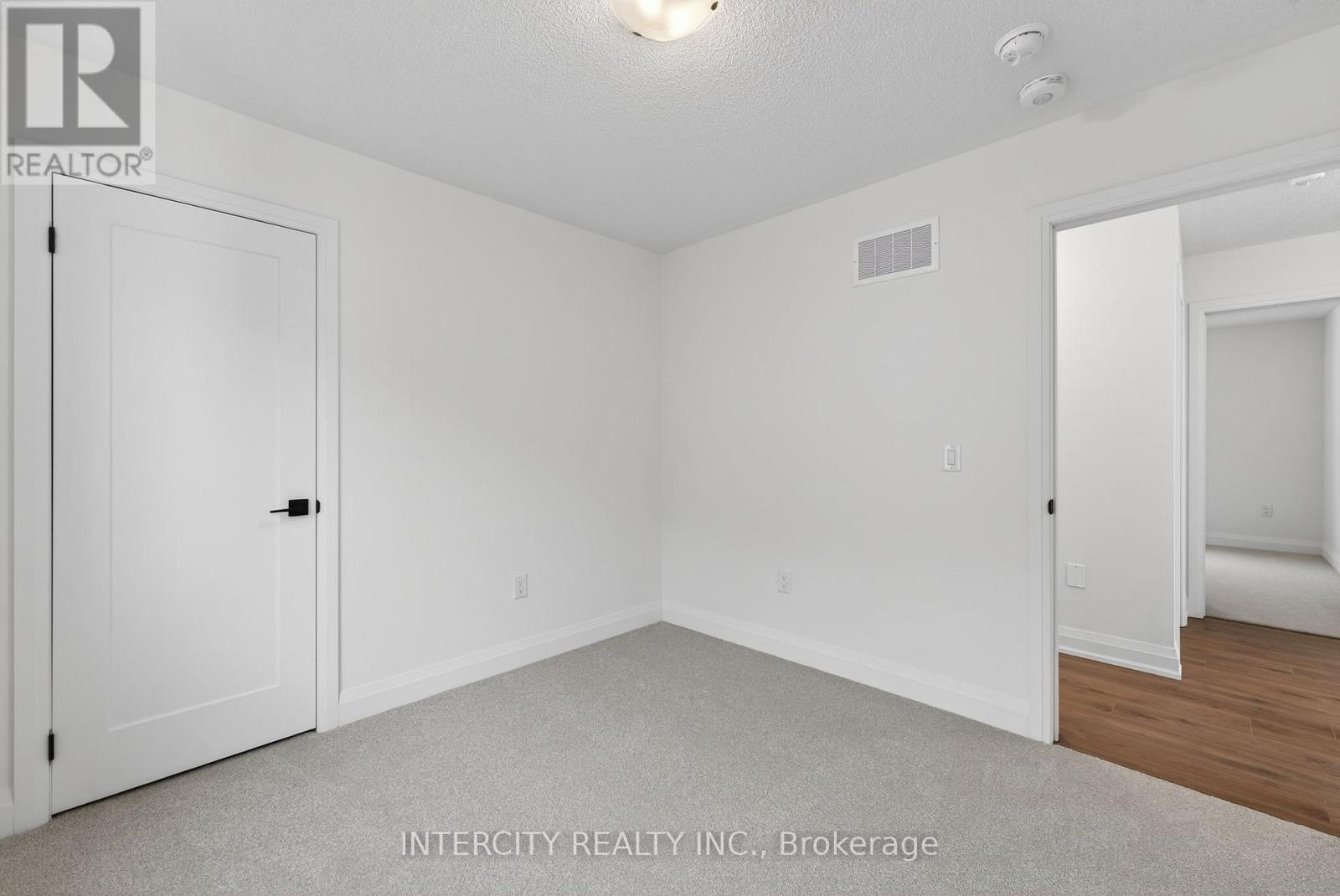 34 Legacy Circle, Wasaga Beach, Ontario  L9Z 0M5 - Photo 39 - S12917010