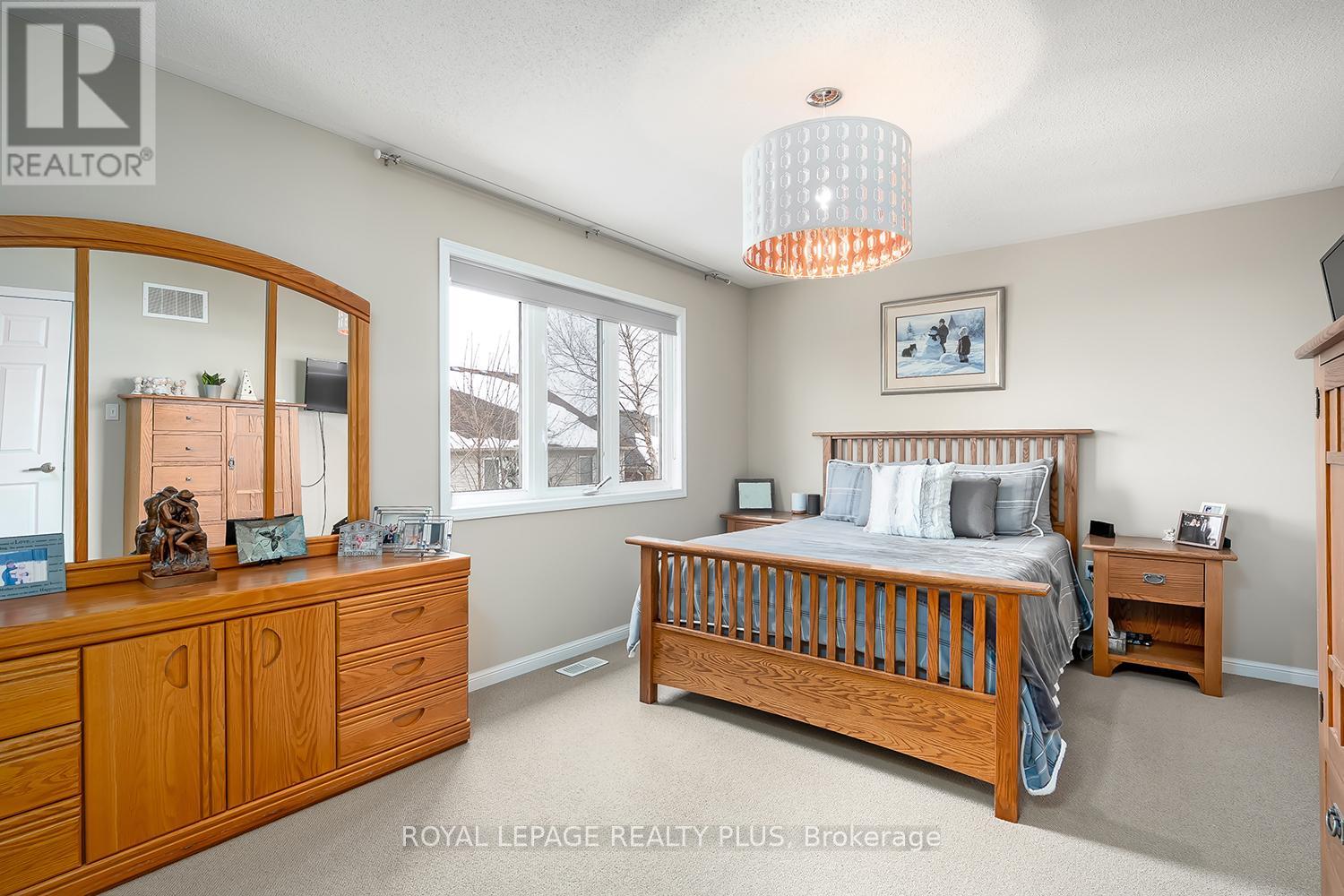 329 Tonelli Lane, Milton, Ontario  L9T 0N8 - Photo 17 - W12803296