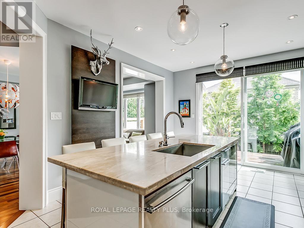 329 Tonelli Lane, Milton, Ontario  L9T 0N8 - Photo 11 - W12803296