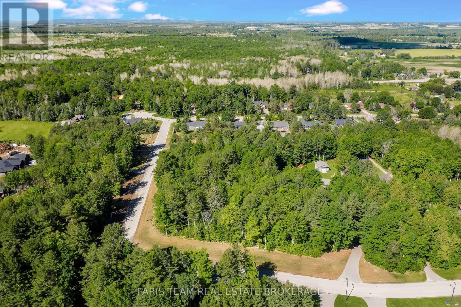 37 Marni Lane, Springwater, Ontario  L0L 2K0 - Photo 4 - S12918106