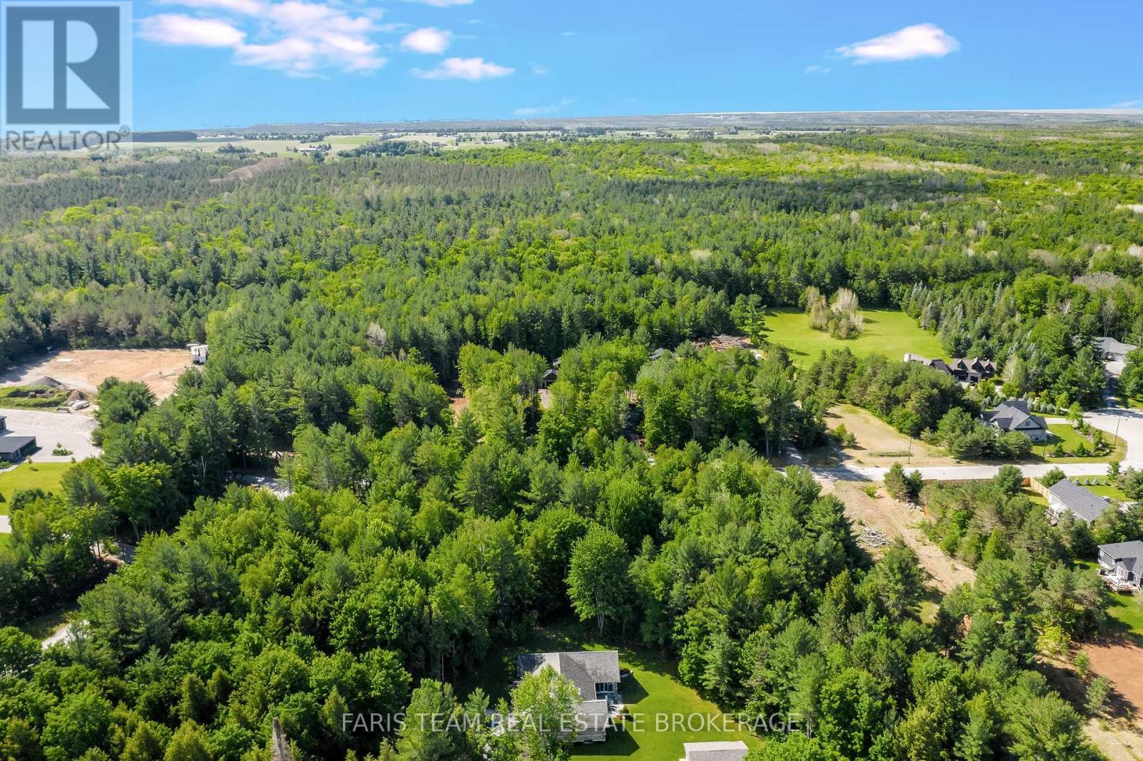 37 Marni Lane, Springwater, Ontario  L0L 2K0 - Photo 5 - S12918106