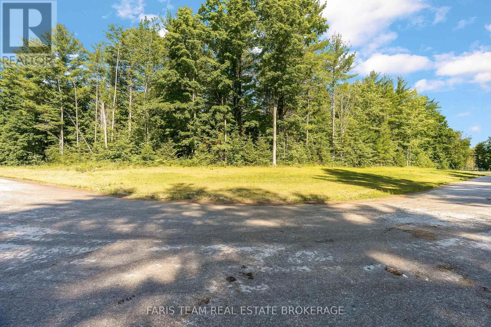 37 Marni Lane, Springwater, Ontario  L0L 2K0 - Photo 7 - S12918106