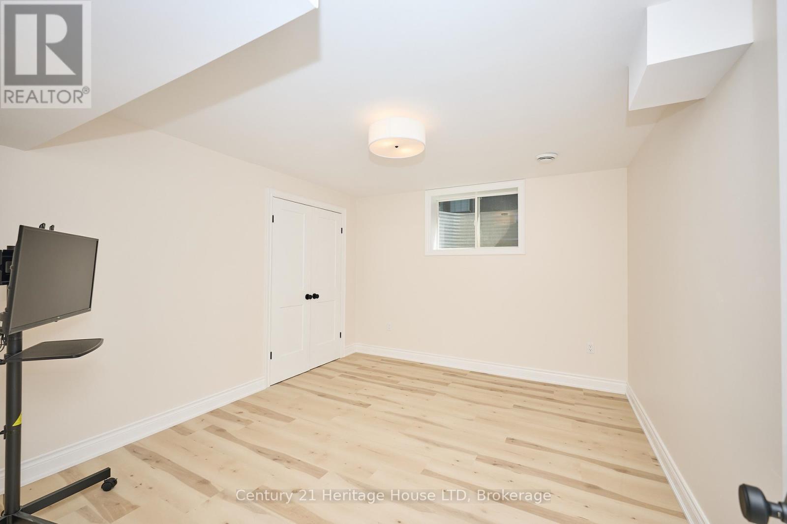 1050 Kettle Court, Fort Erie, Ontario  L2A 0E7 - Photo 20 - X12642690