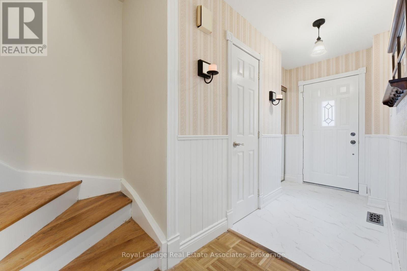 3244 Mainsail Crescent, Mississauga, Ontario  L5L 1H2 - Photo 3 - W12918022