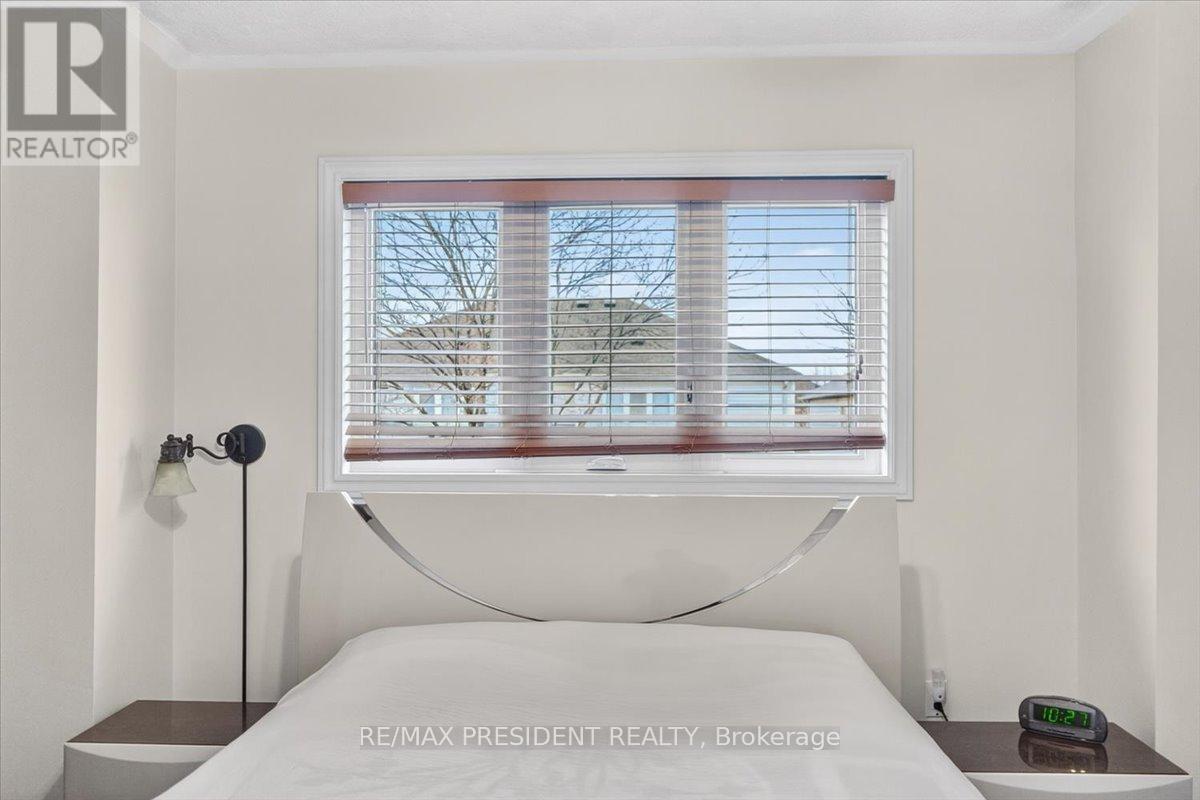 2957 Jackson Drive, Burlington, Ontario  L7M 4K6 - Photo 18 - W12918084