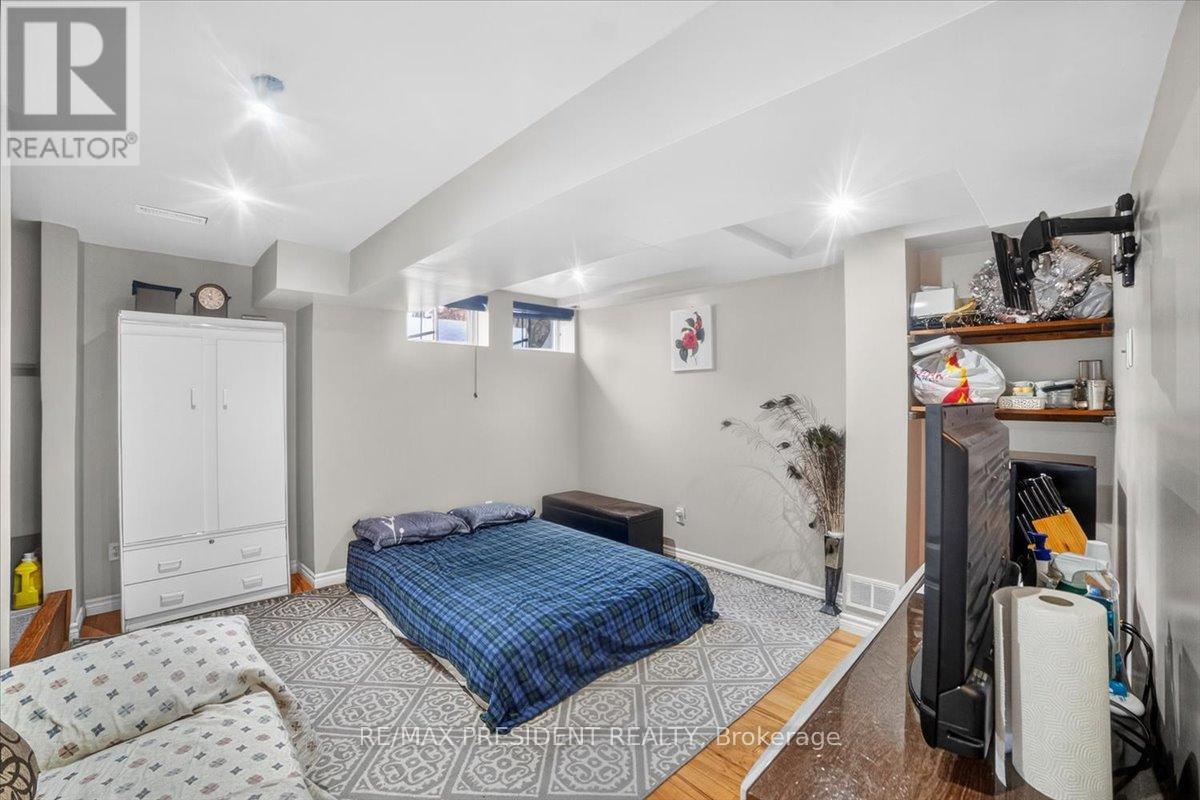 2957 Jackson Drive, Burlington, Ontario  L7M 4K6 - Photo 31 - W12918084