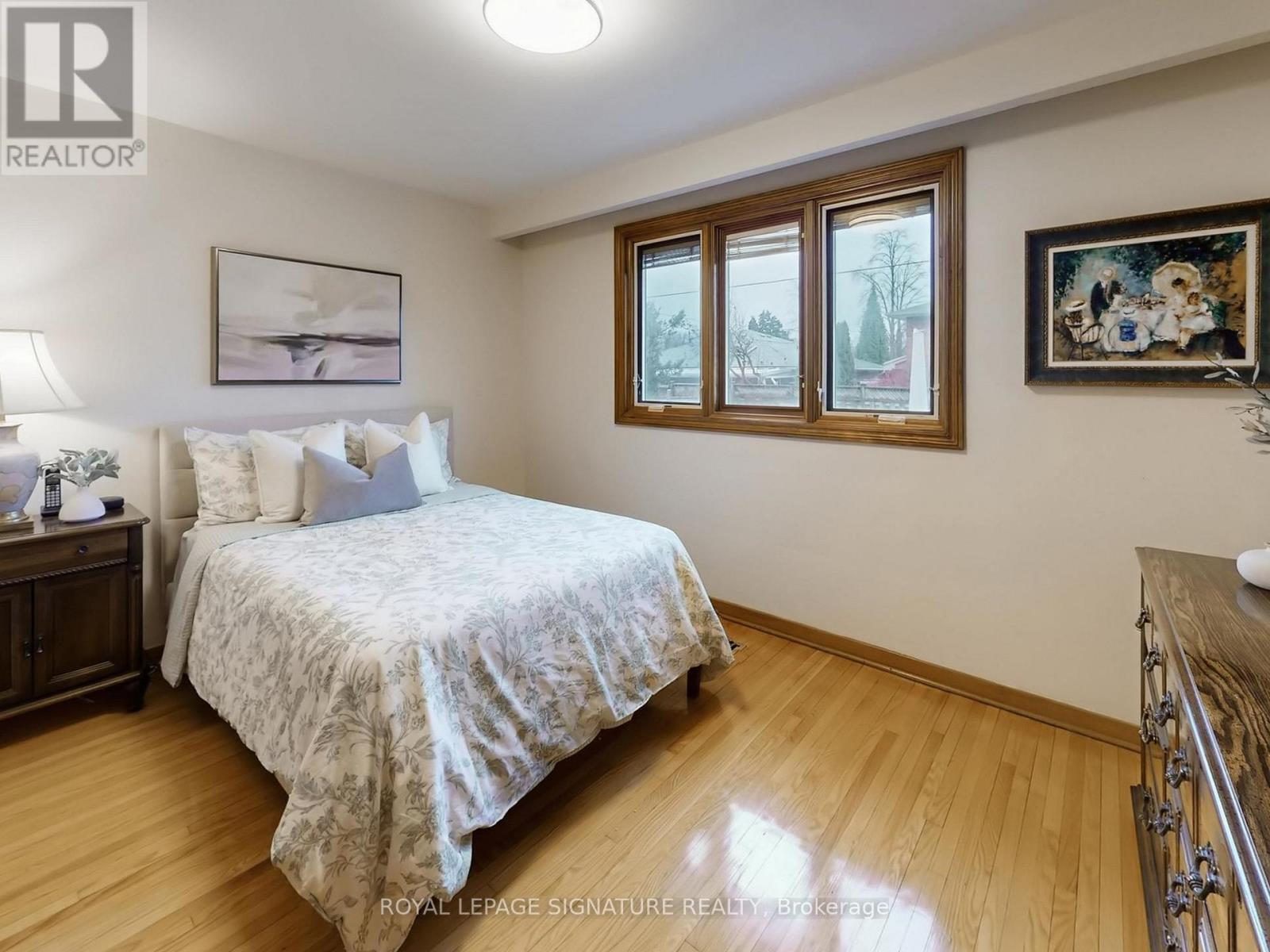 27 Knowland Drive, Toronto, Ontario  M9A 4L7 - Photo 24 - W12918110