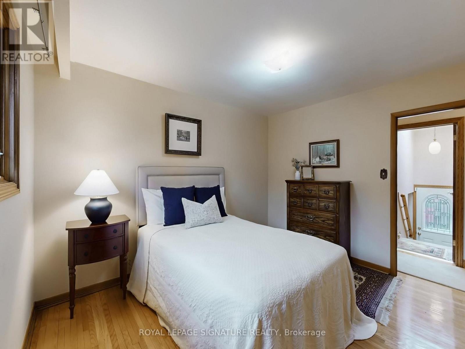 27 Knowland Drive, Toronto, Ontario  M9A 4L7 - Photo 27 - W12918110