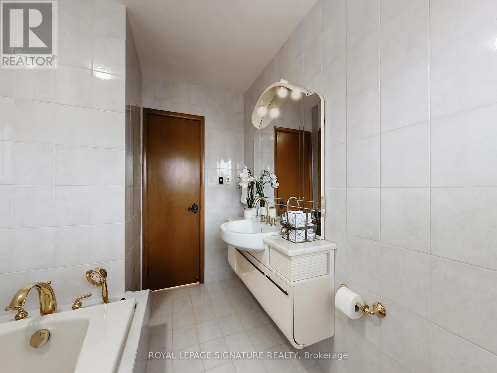 27 Knowland Drive, Toronto, Ontario  M9A 4L7 - Photo 29 - W12918110