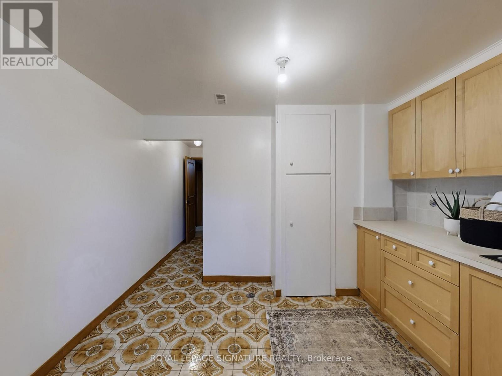 27 Knowland Drive, Toronto, Ontario  M9A 4L7 - Photo 35 - W12918110