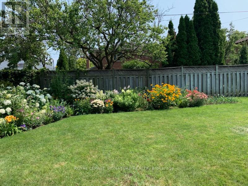 27 Knowland Drive, Toronto, Ontario  M9A 4L7 - Photo 49 - W12918110