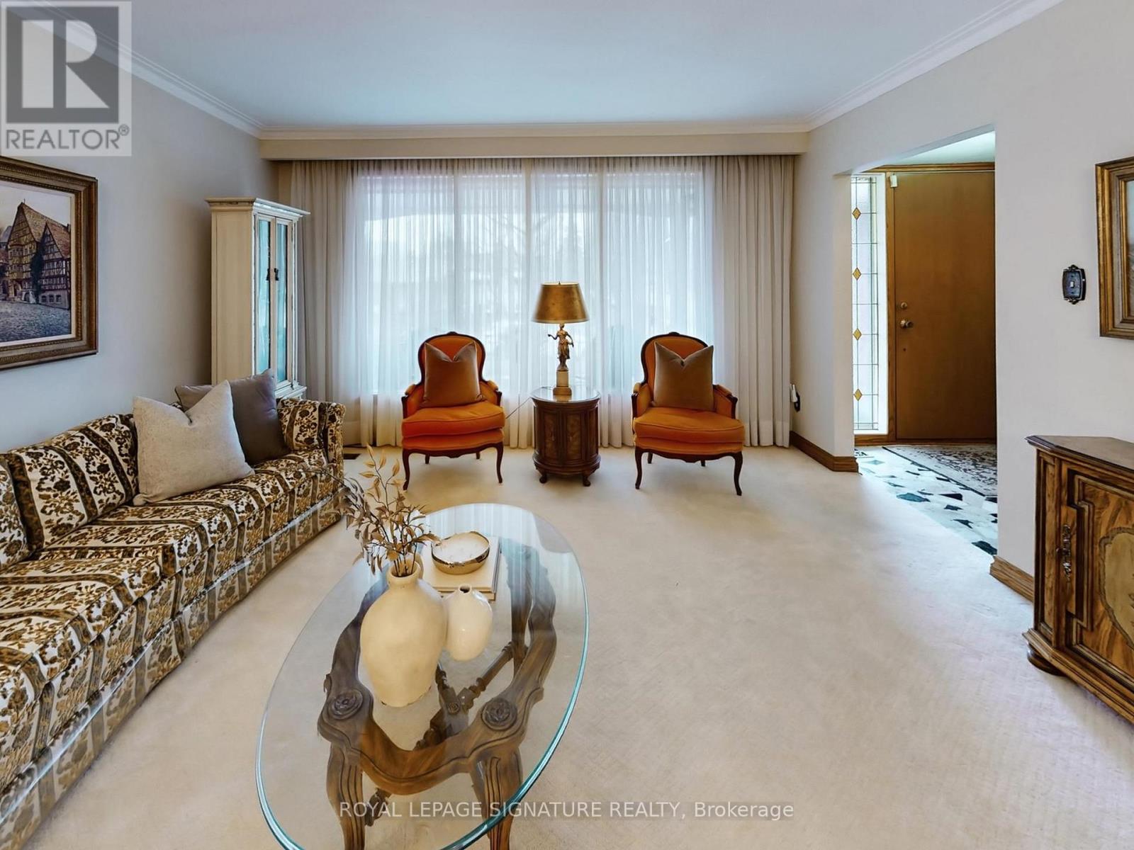 27 Knowland Drive, Toronto, Ontario  M9A 4L7 - Photo 6 - W12918110