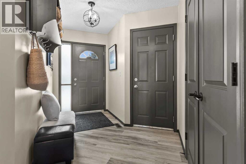 48 Rivergreen Crescent Se, Calgary, Alberta  T2C 3V5 - Photo 5 - A2293827