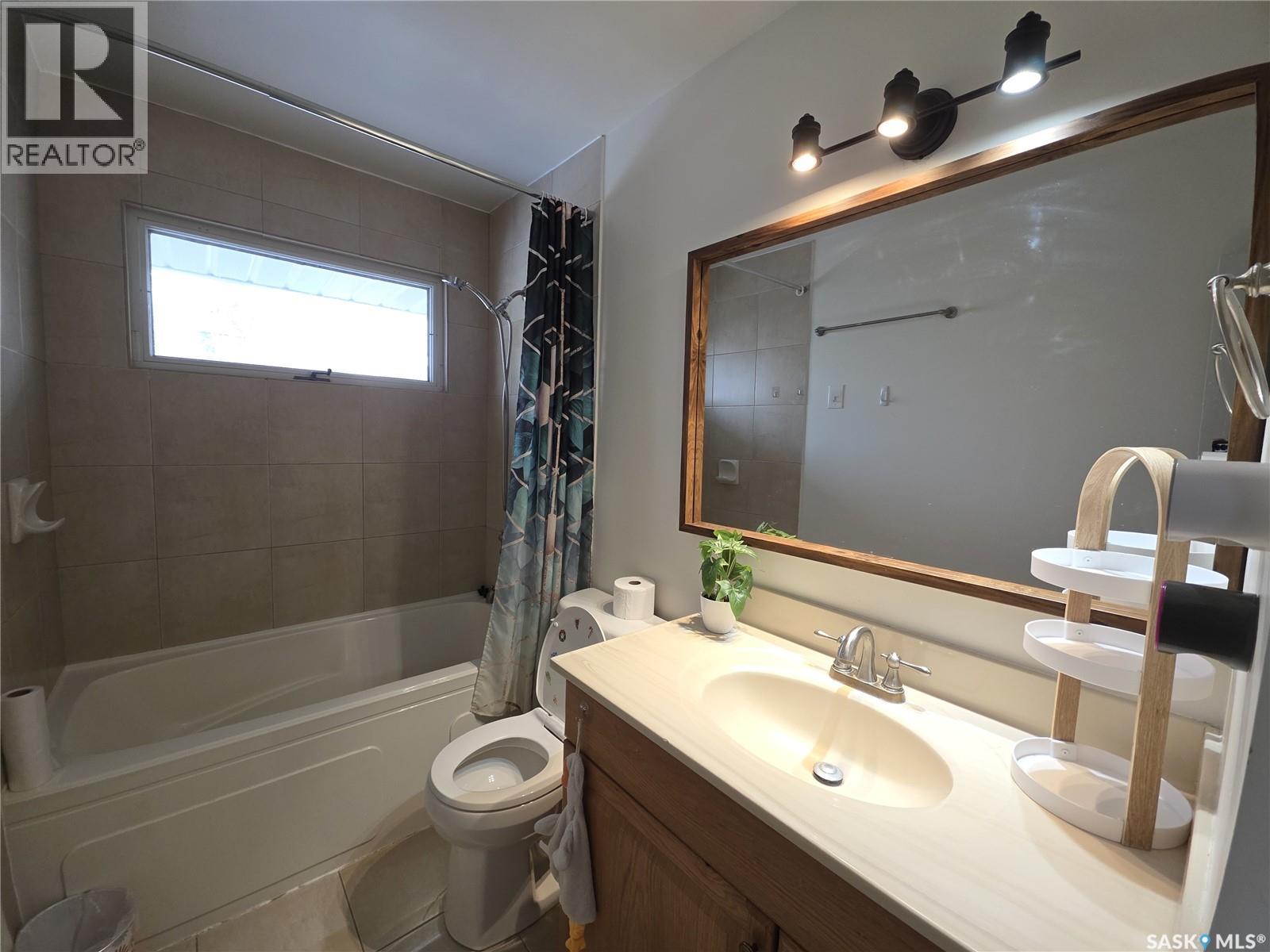 2712 Grant Road, Regina, Saskatchewan  S4S 5T5 - Photo 21 - SK031156