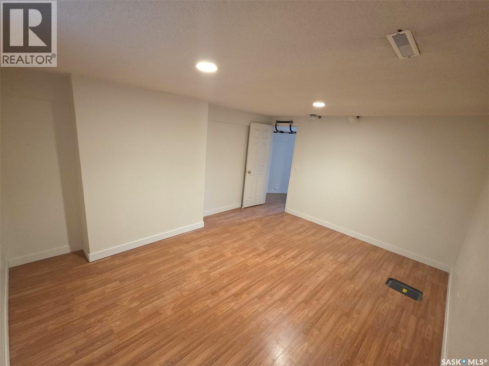 2712 Grant Road, Regina, Saskatchewan  S4S 5T5 - Photo 31 - SK031156