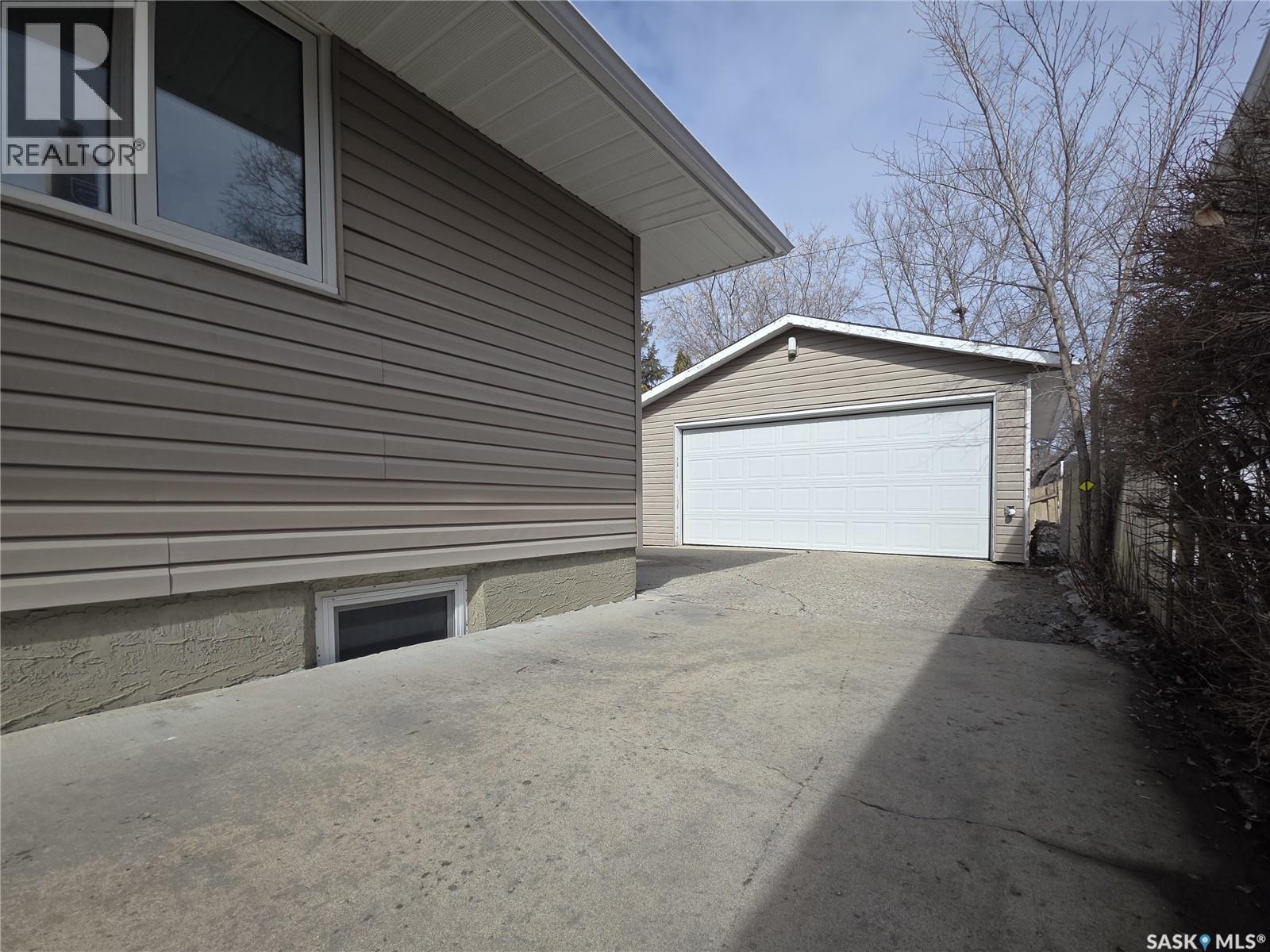 2712 Grant Road, Regina, Saskatchewan  S4S 5T5 - Photo 47 - SK031156