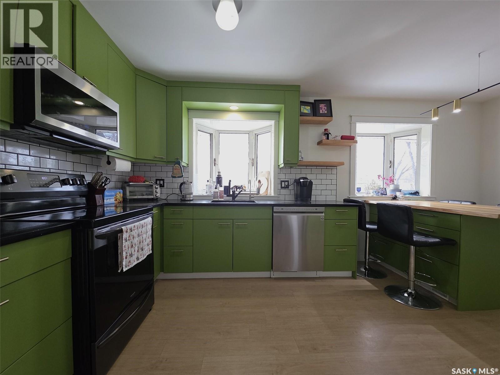 2712 Grant Road, Regina, Saskatchewan  S4S 5T5 - Photo 5 - SK031156