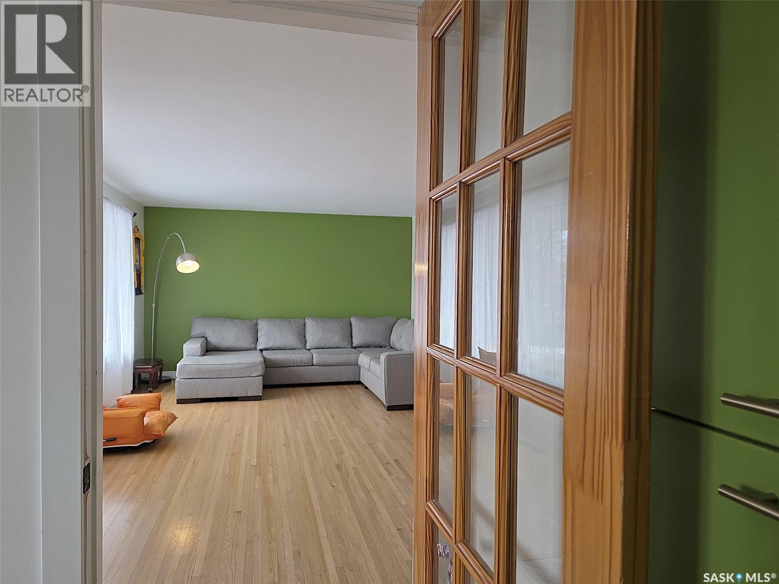 2712 Grant Road, Regina, Saskatchewan  S4S 5T5 - Photo 8 - SK031156