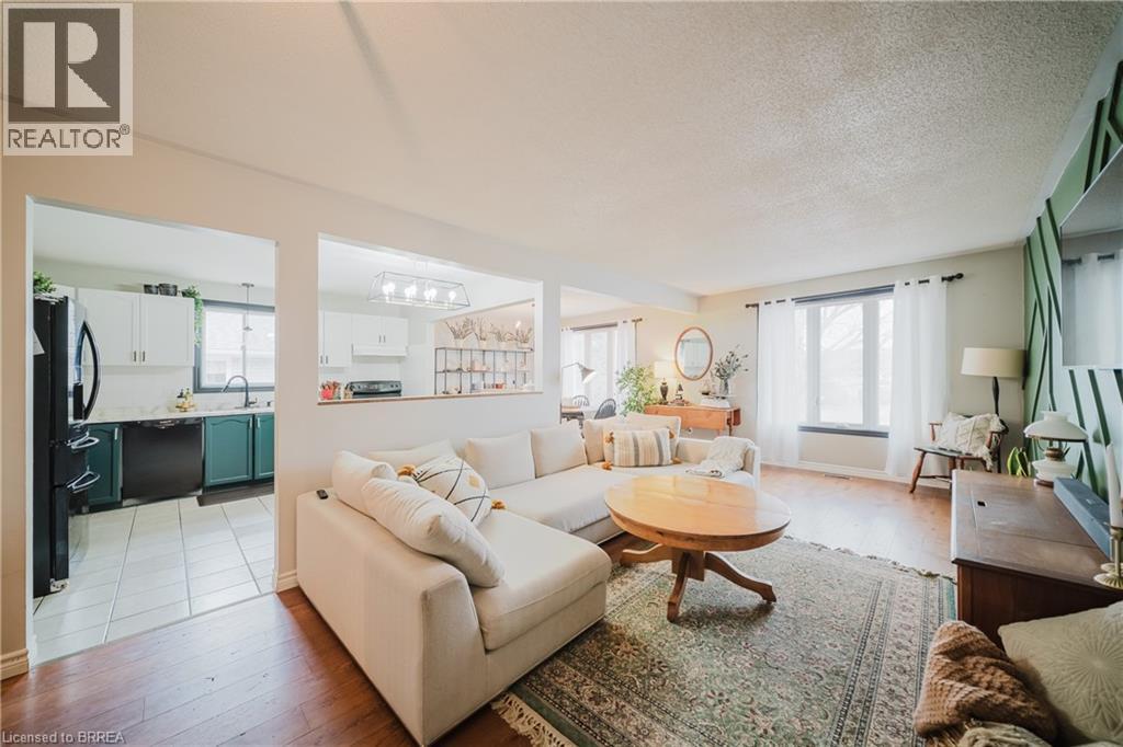 20 Windsor Drive, St. George, Ontario  N0E 1N0 - Photo 2 - 40814895