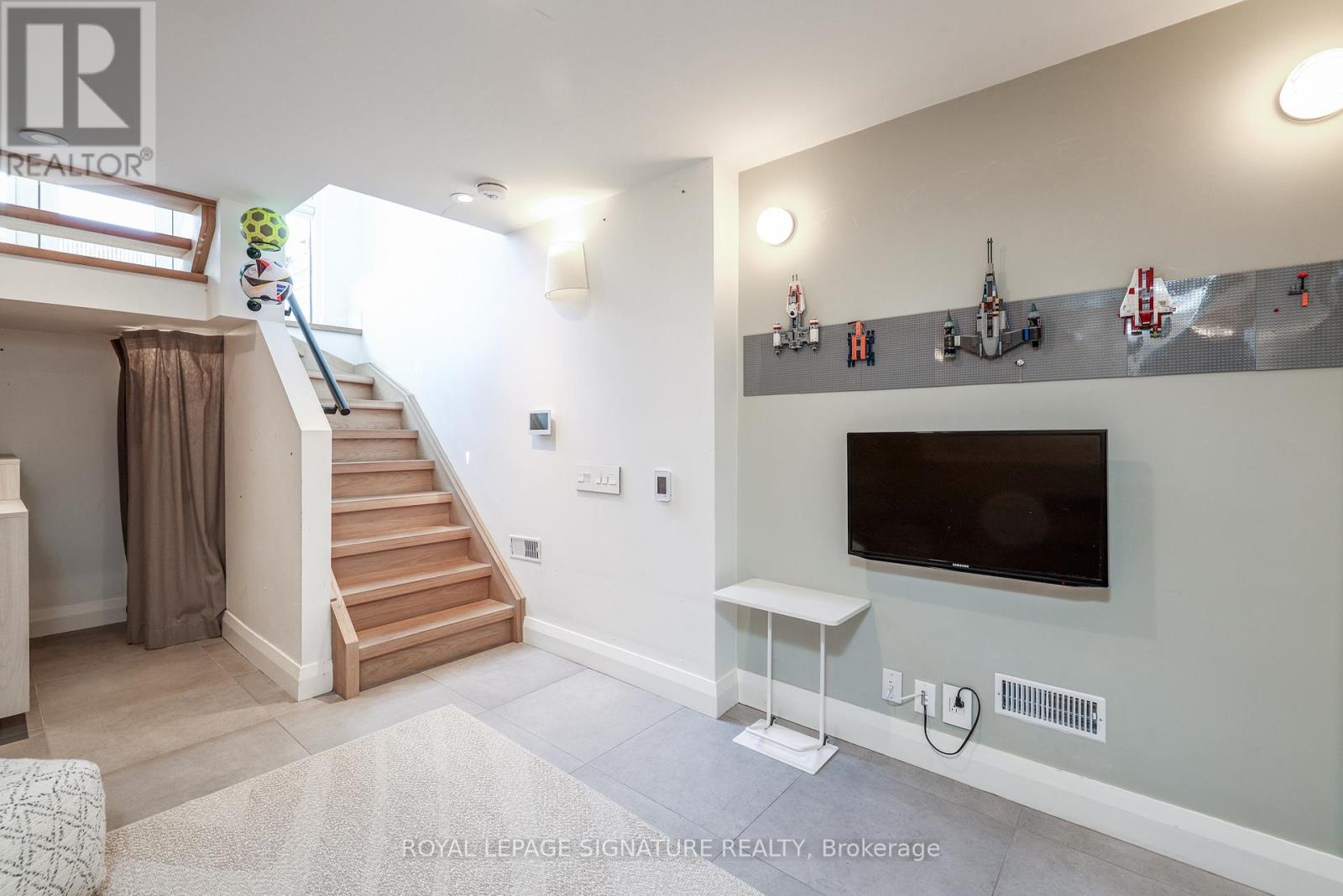 13 Collahie Street, Toronto, Ontario  M6J 1T6 - Photo 37 - C12911974