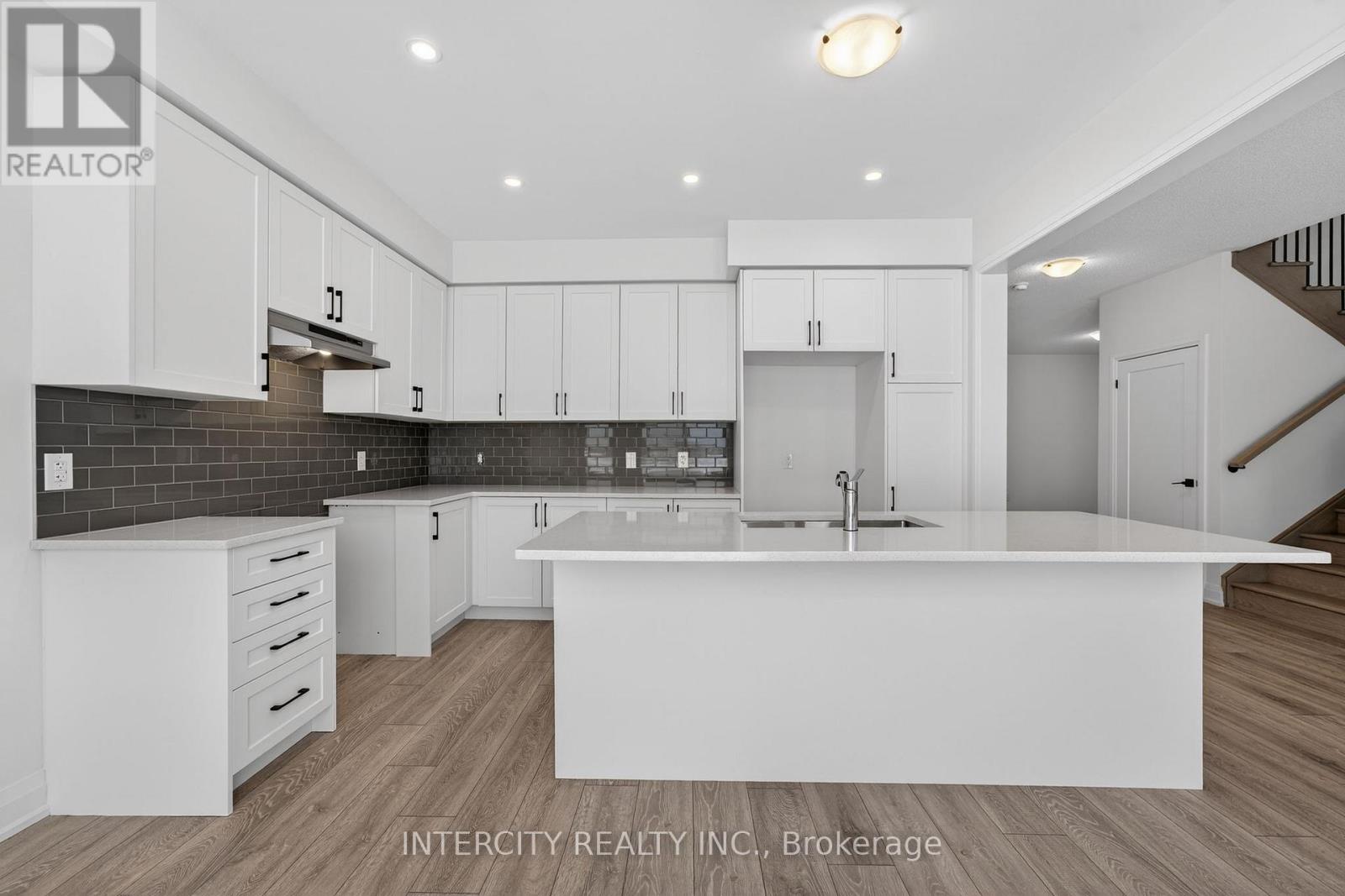 30 Legacy Circle, Wasaga Beach, Ontario  L9Z 0M5 - Photo 16 - S12916982