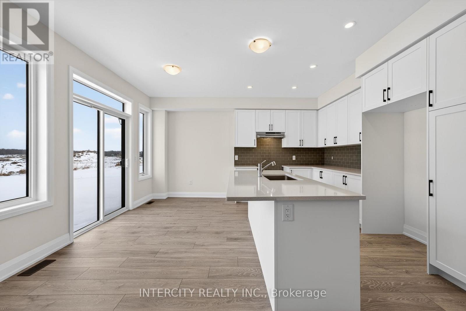 30 Legacy Circle, Wasaga Beach, Ontario  L9Z 0M5 - Photo 13 - S12916982