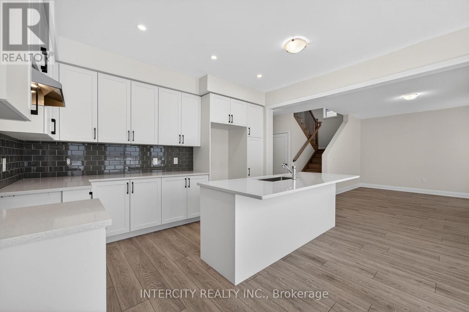 30 Legacy Circle, Wasaga Beach, Ontario  L9Z 0M5 - Photo 17 - S12916982