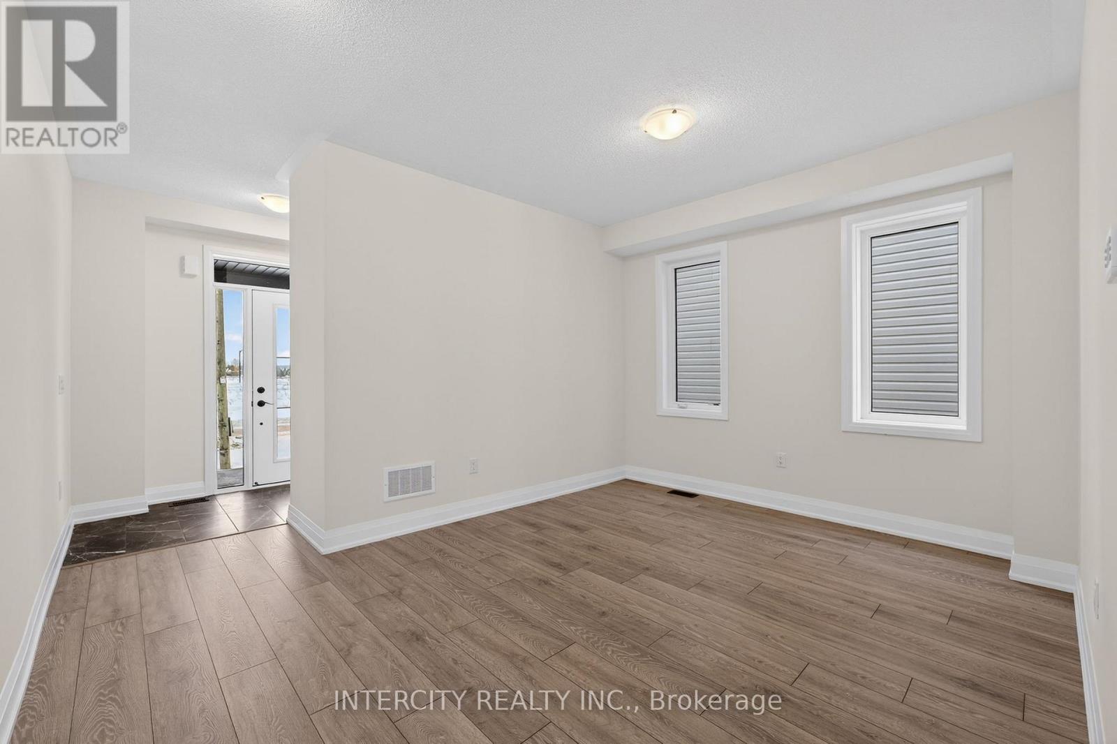 30 Legacy Circle, Wasaga Beach, Ontario  L9Z 0M5 - Photo 8 - S12916982