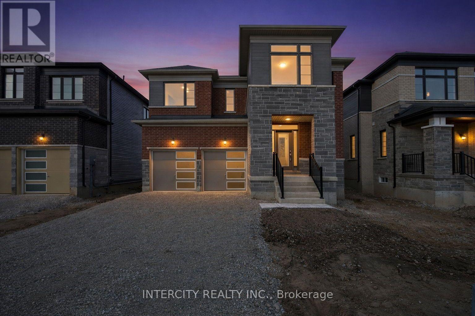 32 Legacy Circle, Wasaga Beach, Ontario L9Z 0M5 - Photo 2 - S12917002