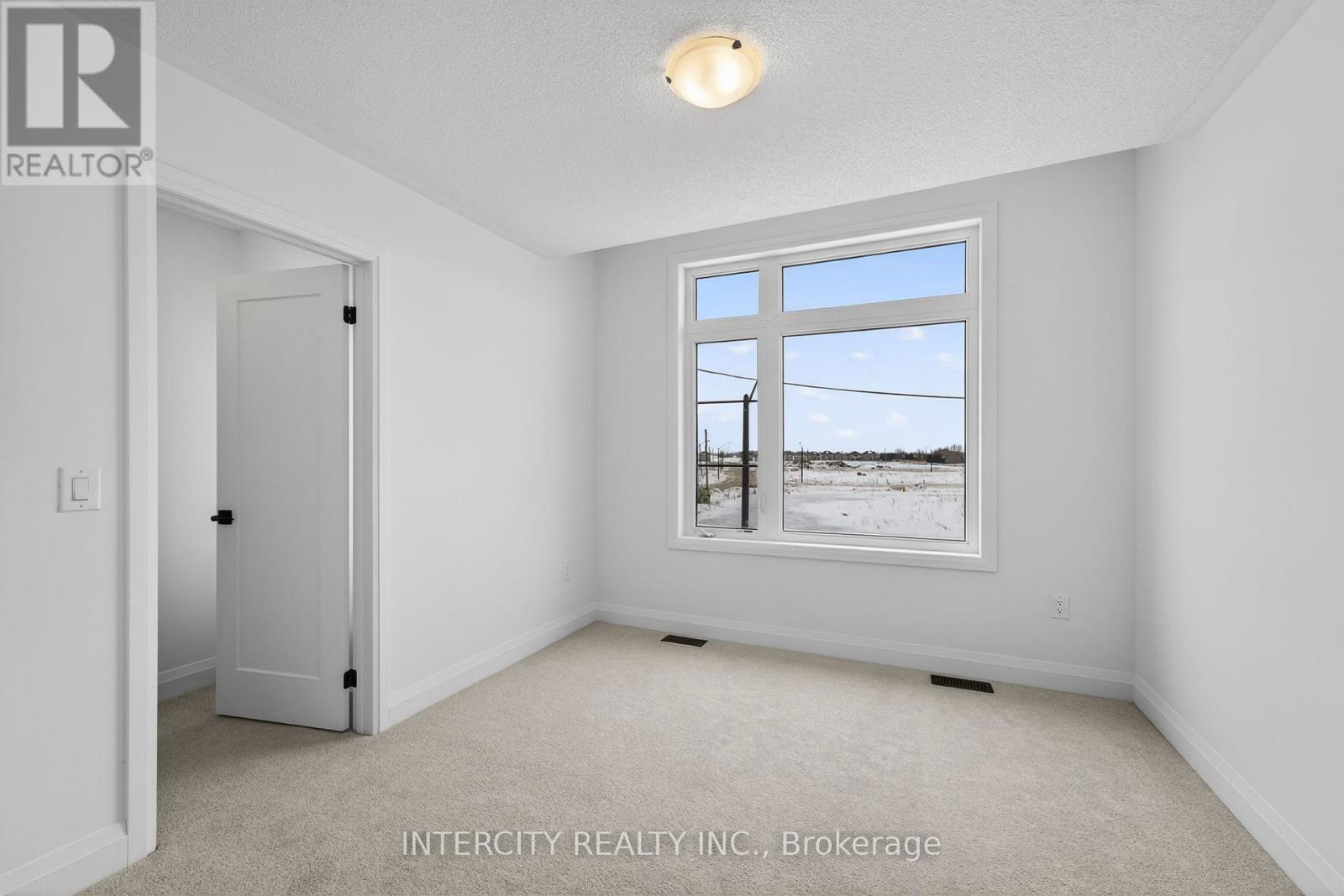 32 Legacy Circle, Wasaga Beach, Ontario L9Z 0M5 - Photo 27 - S12917002