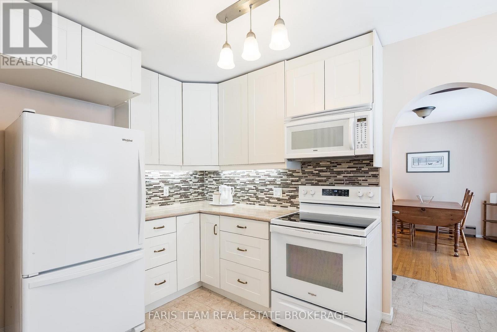 257 Church Street, Penetanguishene, Ontario  L9M 1G6 - Photo 8 - S12914072