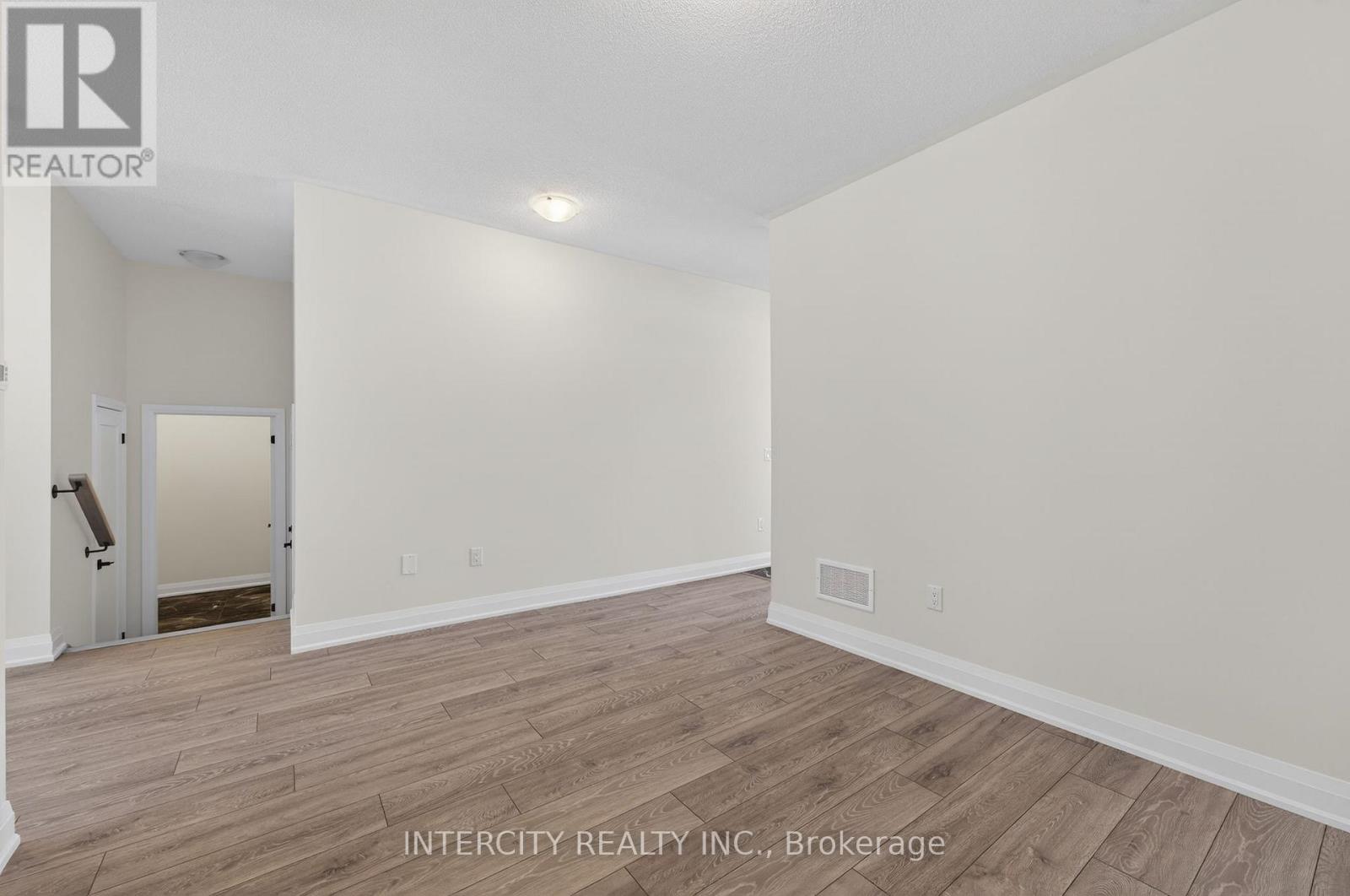 30 Legacy Circle, Wasaga Beach, Ontario  L9Z 0M5 - Photo 11 - S12916982