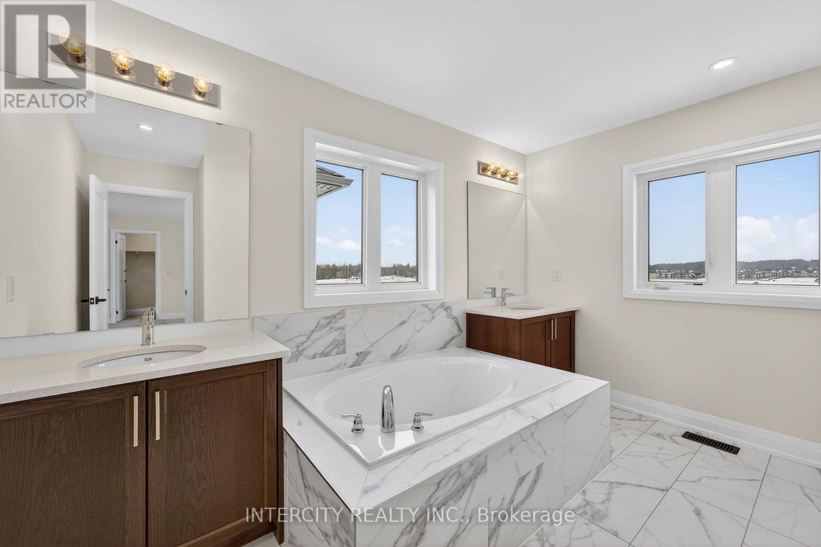 30 Legacy Circle, Wasaga Beach, Ontario  L9Z 0M5 - Photo 37 - S12916982