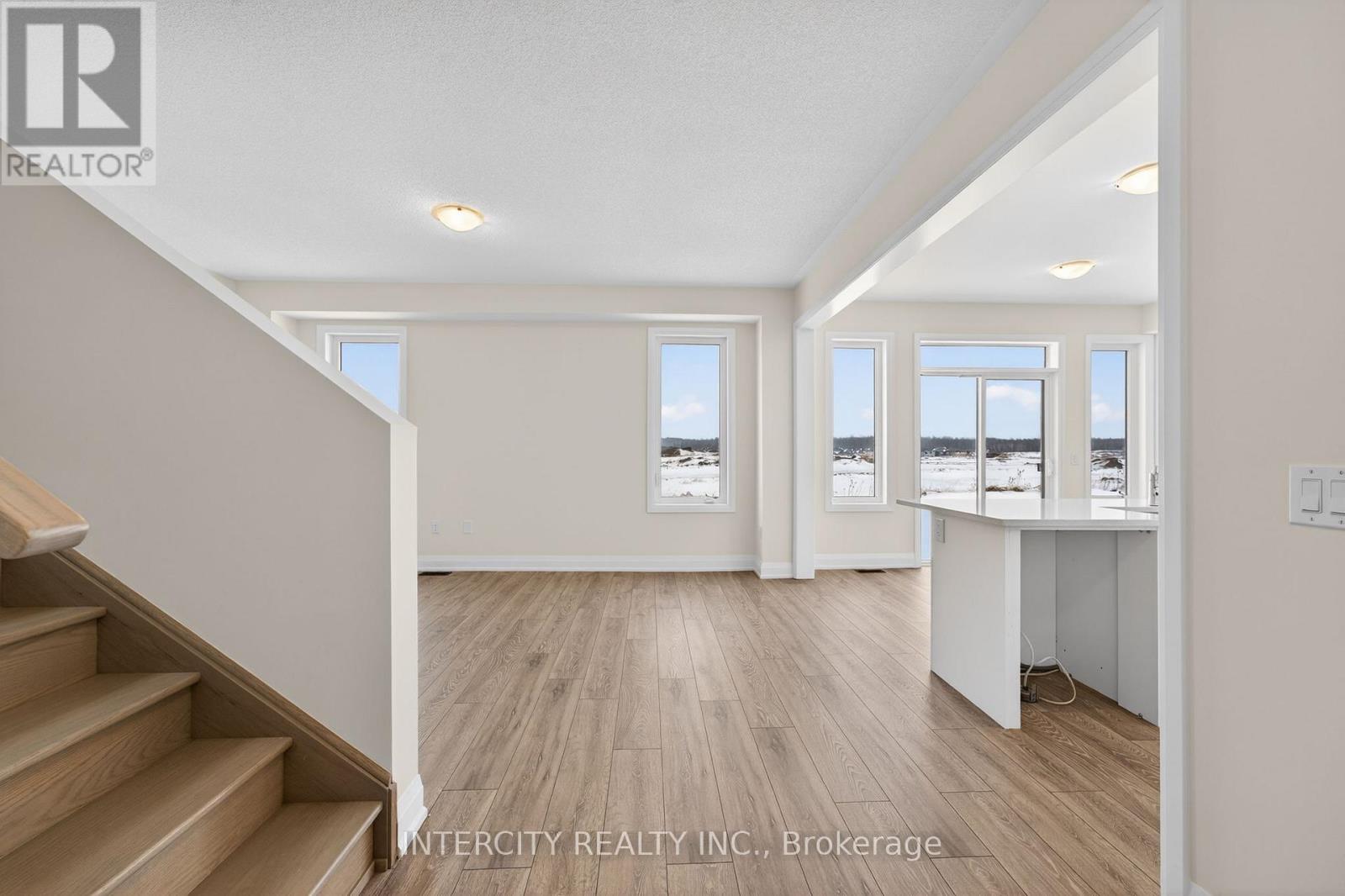 30 Legacy Circle, Wasaga Beach, Ontario  L9Z 0M5 - Photo 12 - S12916982