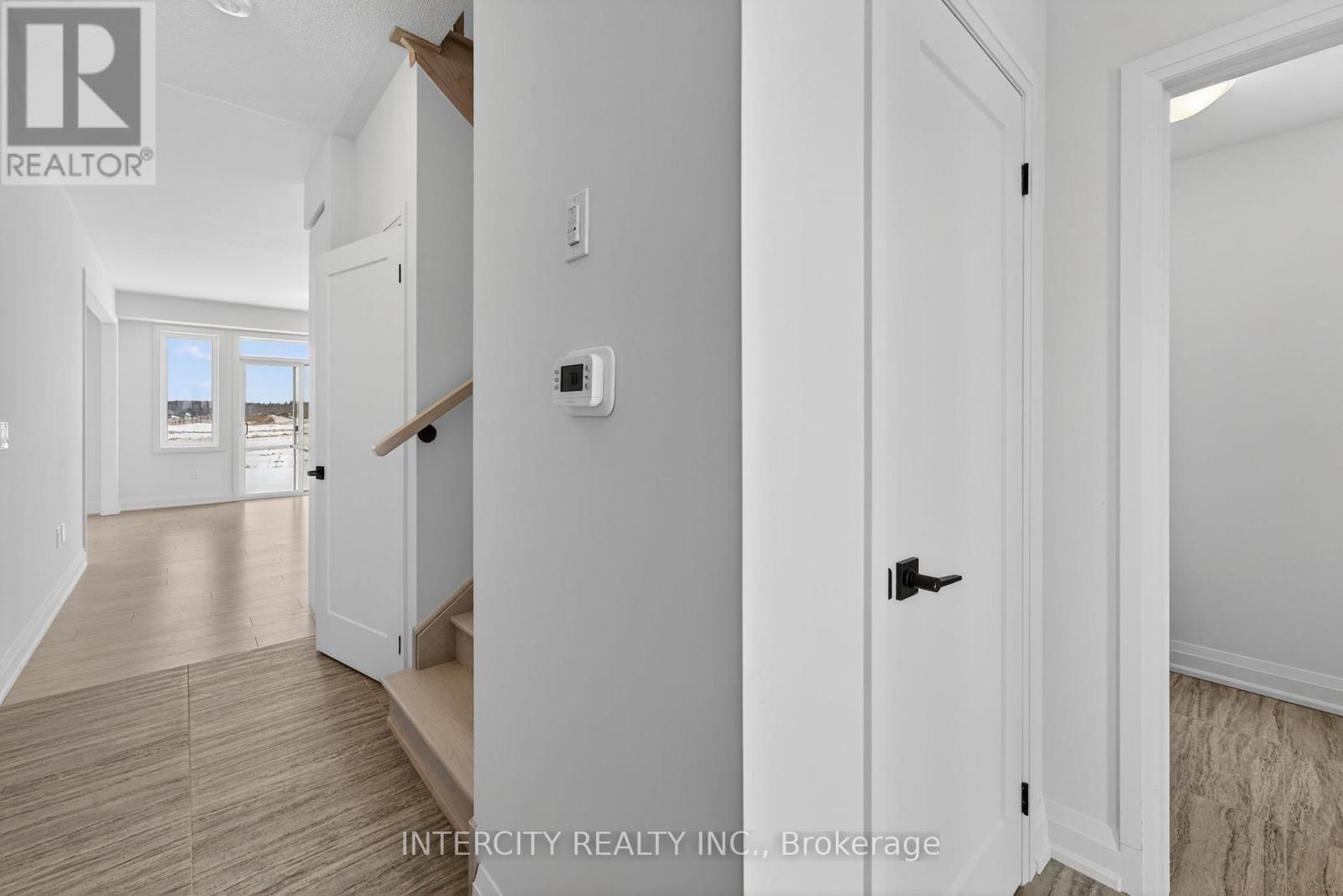 32 Legacy Circle, Wasaga Beach, Ontario L9Z 0M5 - Photo 6 - S12917002