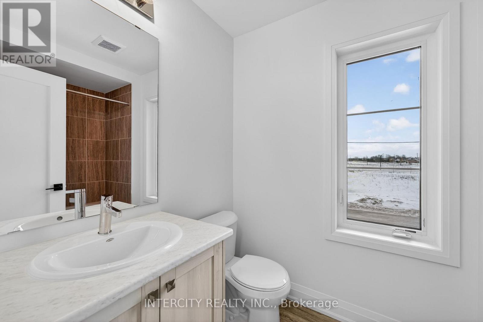 32 Legacy Circle, Wasaga Beach, Ontario L9Z 0M5 - Photo 44 - S12917002