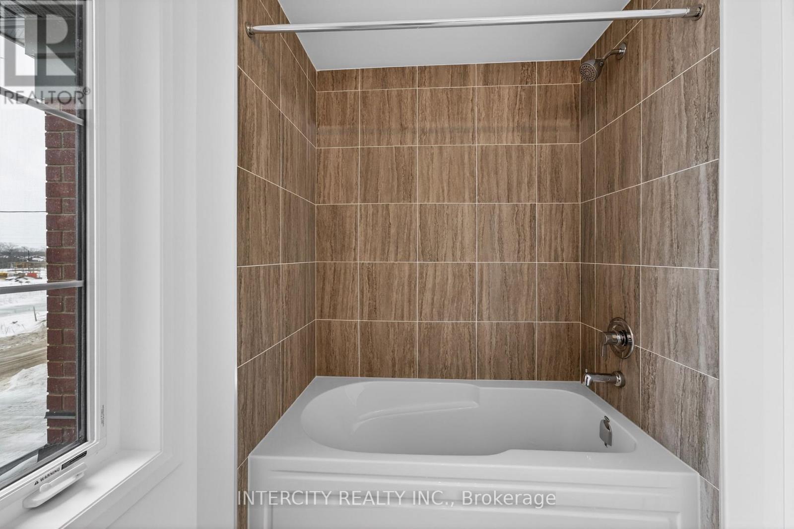 32 Legacy Circle, Wasaga Beach, Ontario L9Z 0M5 - Photo 45 - S12917002